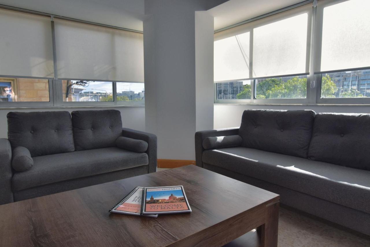 2 Bedroom, Central And Spacious Apartment With Sea View - 2 Msida Eksteriør bilde